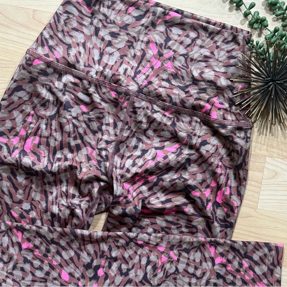 💗 BEYOND YOGA 💗 Lux High-Waisted 7/8 Midi Leggings - New Size Small - Picture 4 of 7